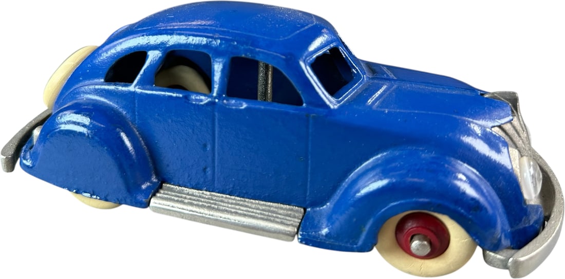 HUBLEY 1935 AIRFLOW W/ ELECTRIC LIGHTS (1 of 9)