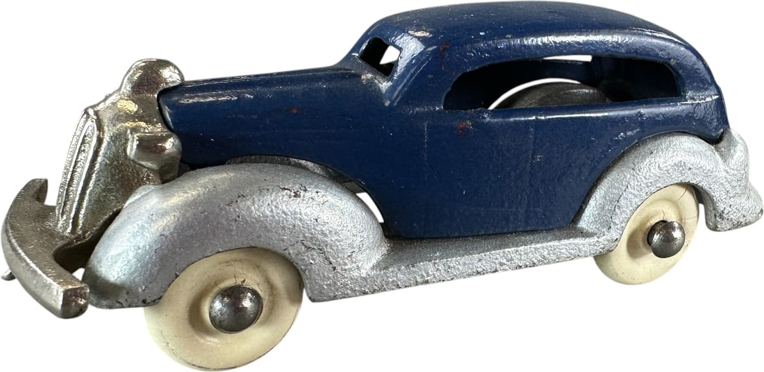 KENTON 1936 PONTIAC PHAETON: 347. KENTON 1936 PONTIAC PHAETON | Provenance: Ira Bernstein Collection. | 4" l. | Blue body is overpainted, displays as (Excellent Condition) | $200 - $400