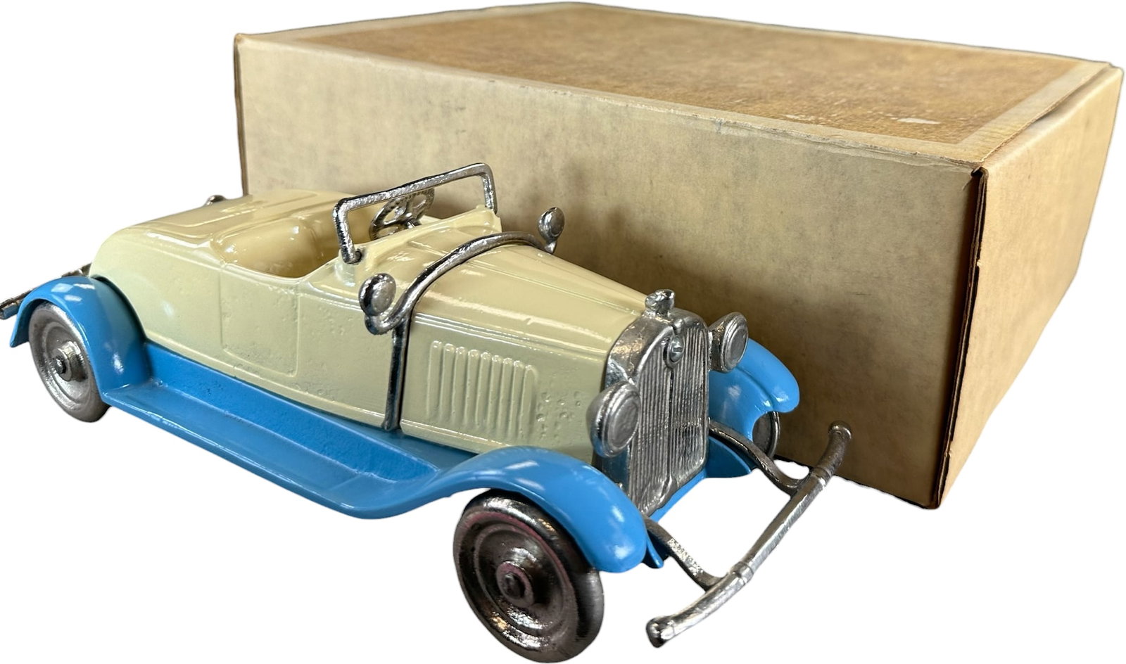 BOXED THOMAS TOYS STUTZ SPORT ROADSTER: 355. BOXED THOMAS TOYS STUTZ SPORT ROADSTER | Provenance: Ira Bernstein Collection. | 10.5" l. | Contemporary, (Near Mint Condition) | $200 - $400