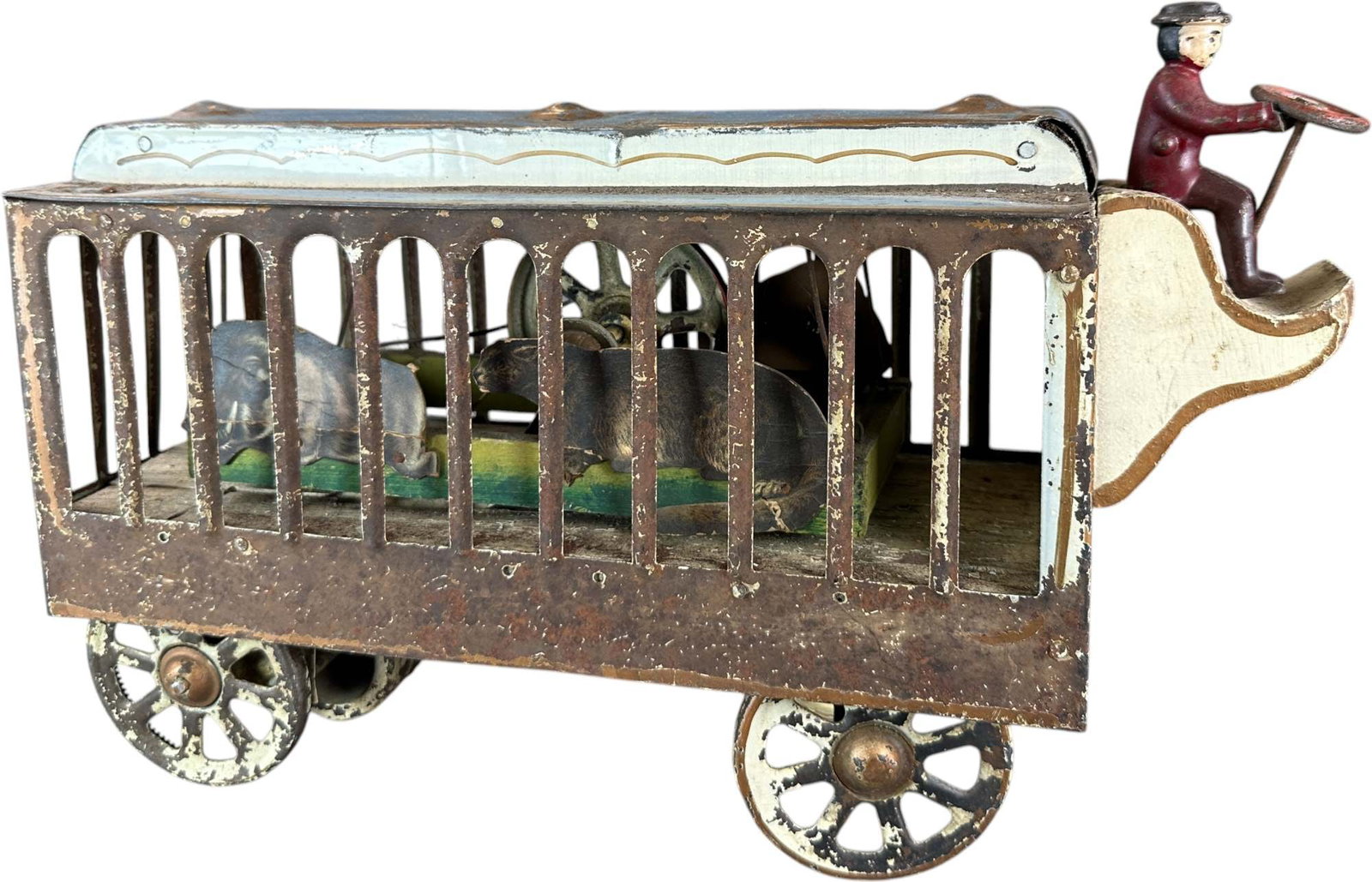 DP CLARK CIRCUS MENAGERIE WAGON (1 of 9)