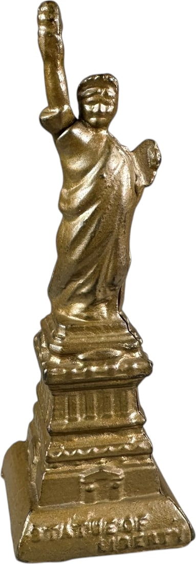 SMALL KENTON STATUE OF LIBERTY STILL BANK: 208. SMALL KENTON STATUE OF LIBERTY STILL BANK | 6" h. | (Pristine to Near Mint Condition) | $200 - $300