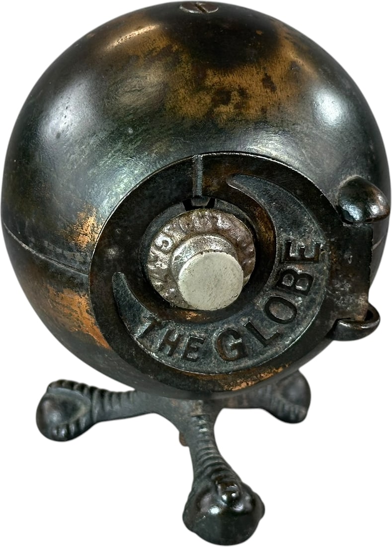 GLOBE SAFE W/ HINGED DOOR STILL BANK (1 of 5)
