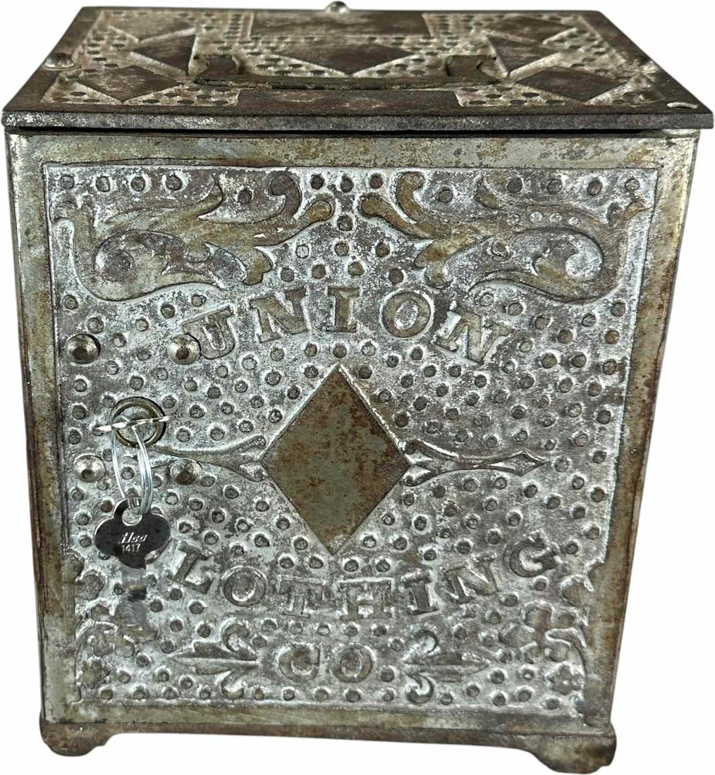 UNION CLOTHING CO. JEWELRY SAFE (1 of 6)