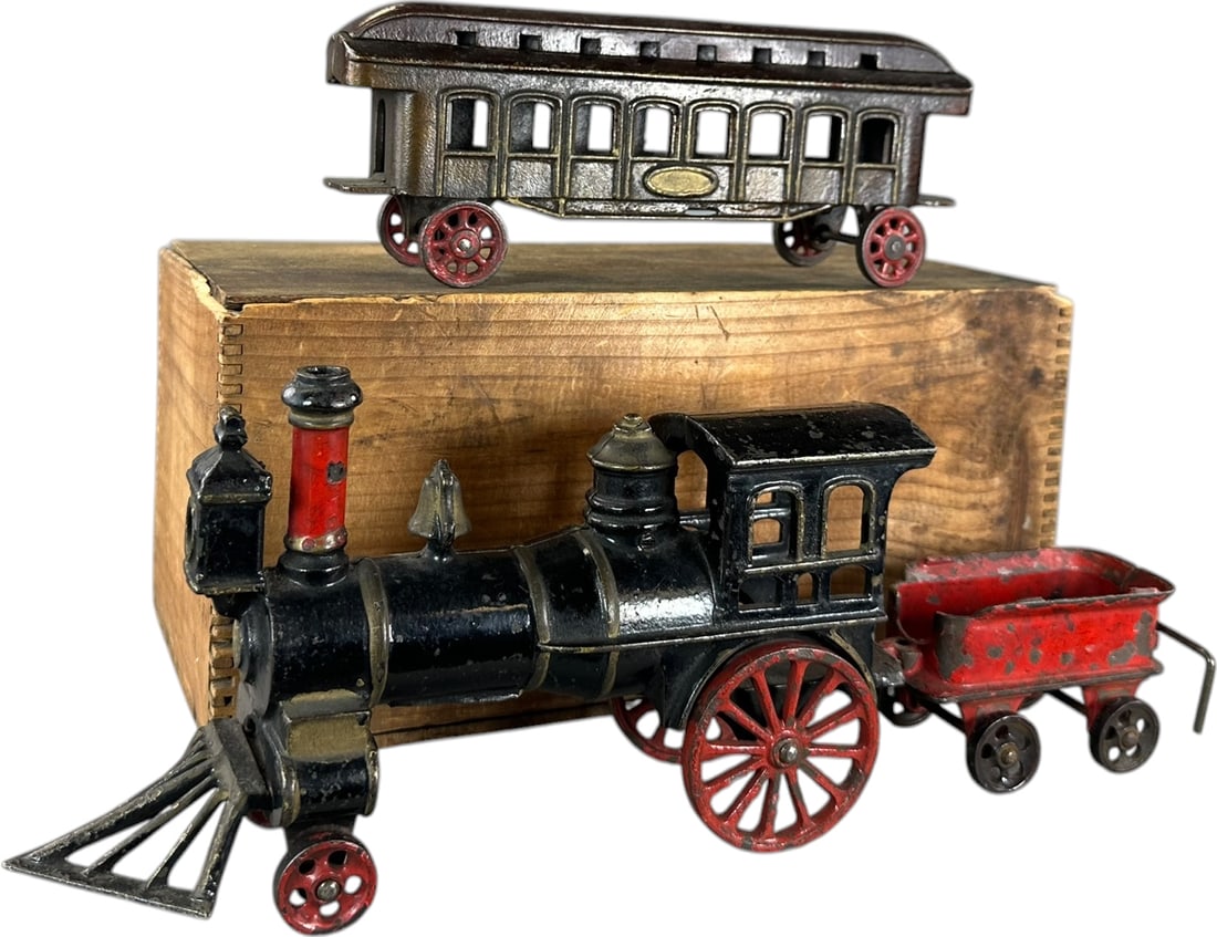 BOXED CARPENTER CAST IRON FLOOR TRAIN (1 of 11)