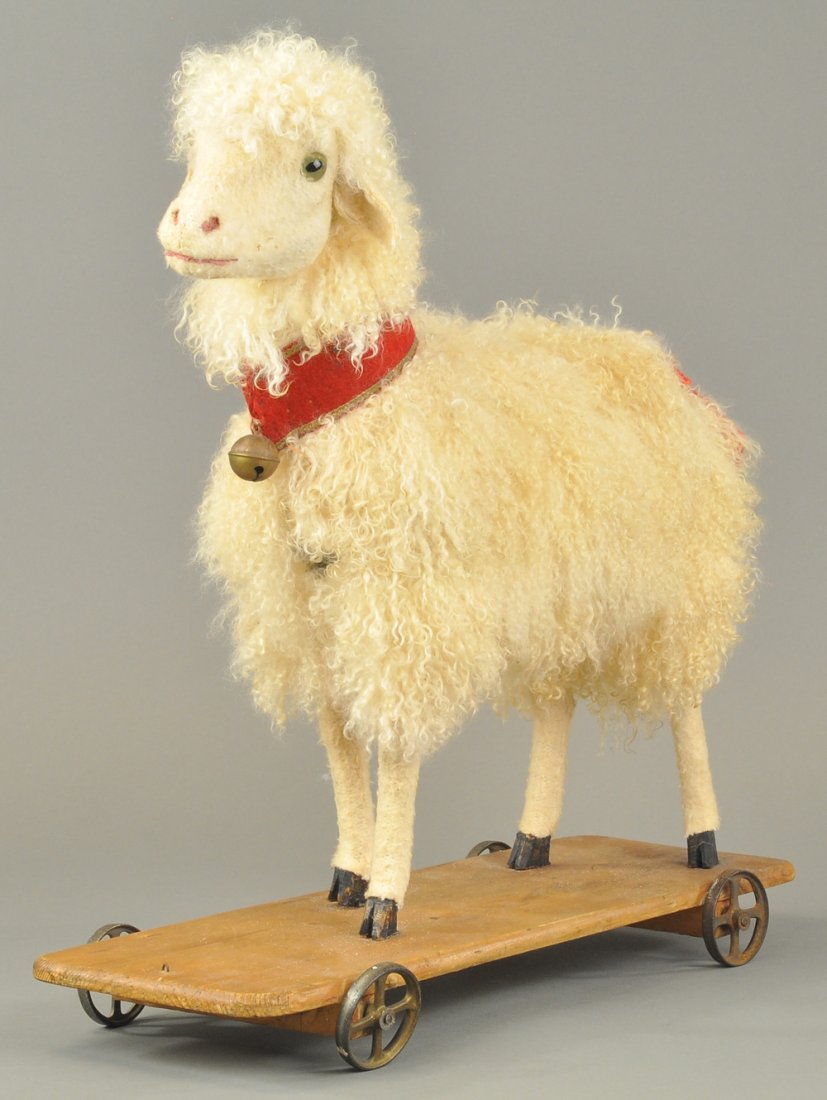 LARGE GERMAN SHEEP PULL TOY