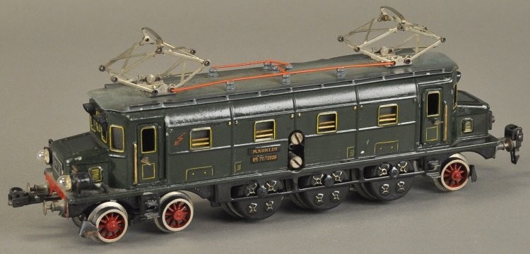 MARKLIN SWISS STYLE LOCOMOTIVE HS 70/12920: Germany, 4-6-2, 'O' gauge, done in green body, pantograph on each end, electric driven. 12 1/2" l.