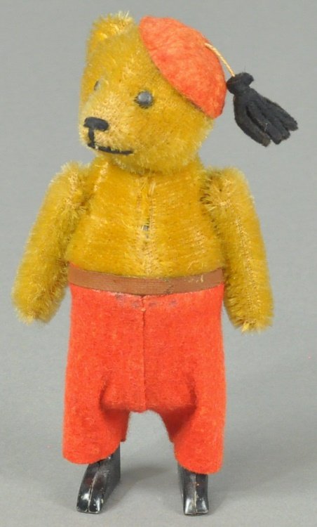 SCHUCO DANCING BEAR (1 of 2)