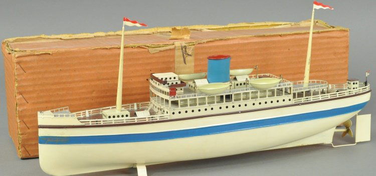 BOXED FLEISCHMANN OCEAN LINER (1 of 2)