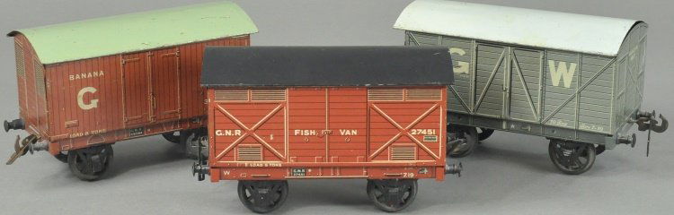 BASSETT-LOWKE FREIGHT CARS (1 of 2)