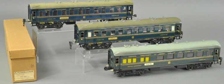 MARKLIN SLEEPING AND DINING CARS (1 of 2)