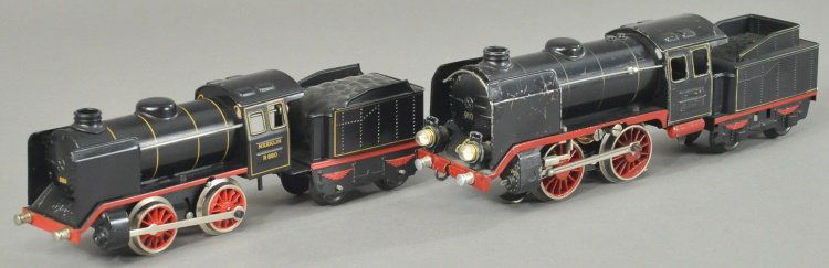 LOT OF TWO MARKLIN LOCOMOTIVES AND TENDERS (1 of 2)