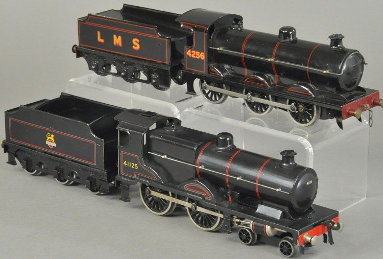 LOT OF TWO LOCOMOTIVES (1 of 2)