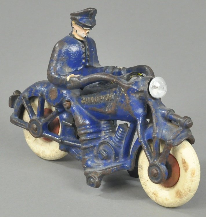 CHAMPION CYCLE WITH HEADLIGHT (1 of 2)