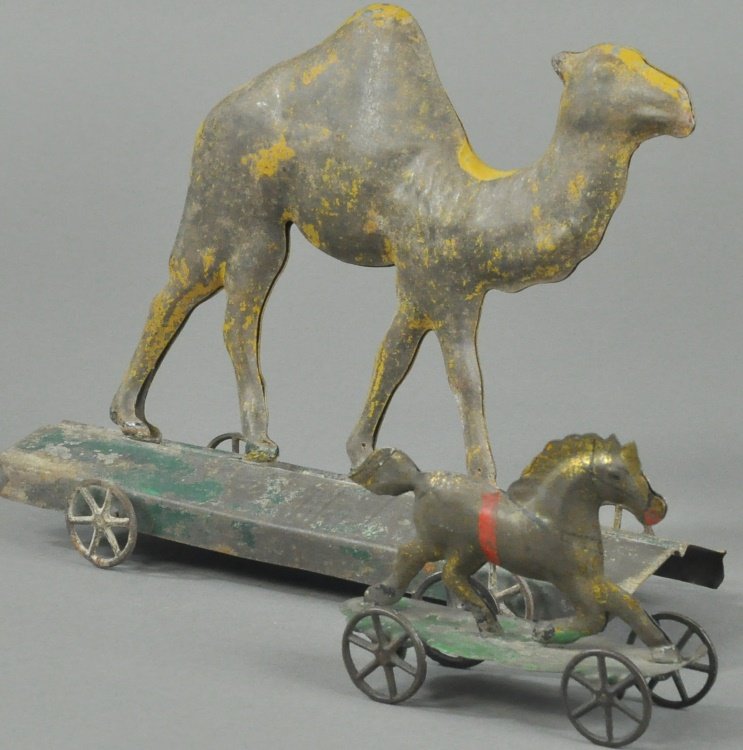 CAMEL AND HORSE PULL TOYS (1 of 2)