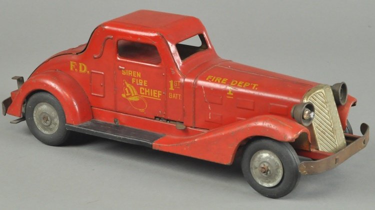 LOUIS MARX "SIREN" FIRE CHIEF'S CAR (1 of 2)