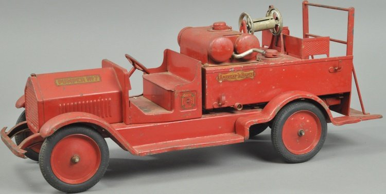 STURDITOY FIRE PUMPER TRUCK (1 of 2)