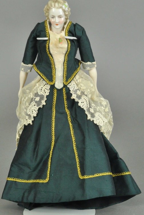 CHINA SHOULDER HEAD DOLL (1 of 2)