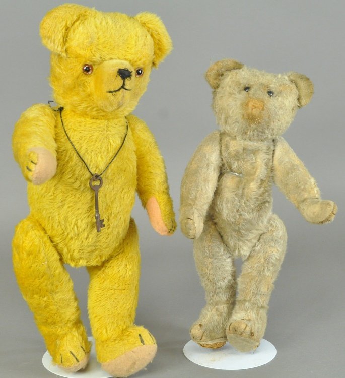 LOT OF TWO VINTAGE TEDDY BEARS (1 of 2)