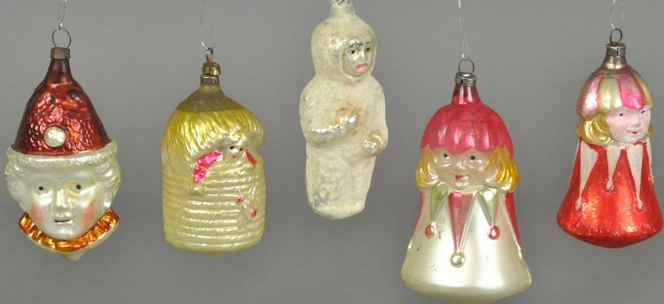 ASSORTED ORNAMENT GROUPING (1 of 1)