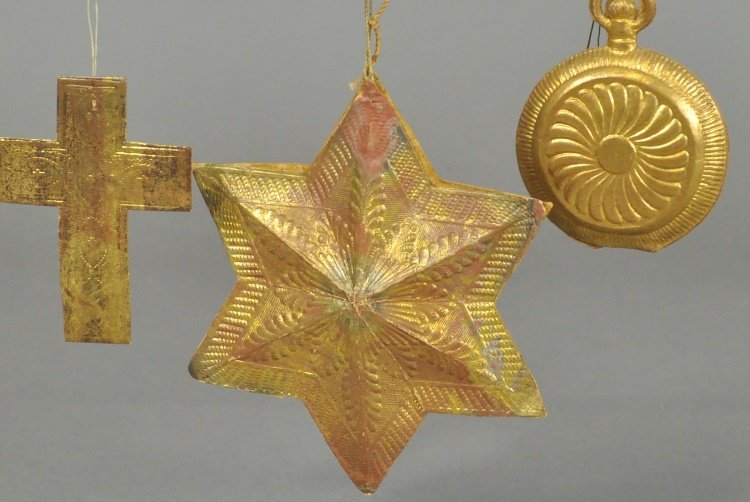 THREE GOLDEN DRESDEN CHRISTMAS TREE ORNAMENTS (1 of 1)