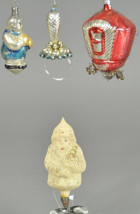 FOUR BLOWN GLASS CHRISTMAS TREE ORNAMENTS (1 of 1)