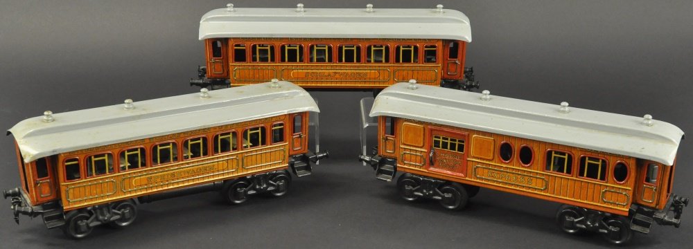 LOT OF THREE BING 1 GAUGE LITHO CARS (1 of 2)