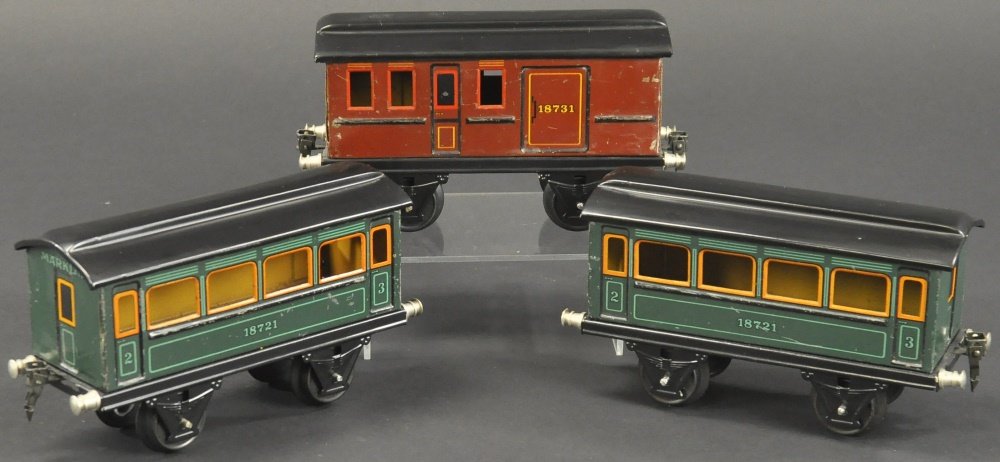 LOT OF THREE I GAUGE MARKLIN COACHES (1 of 2)