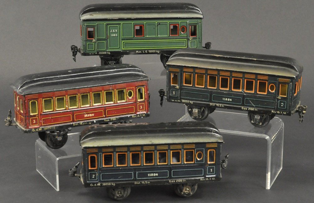 LOT OF FOUR MARKLIN CARS (1 of 2)