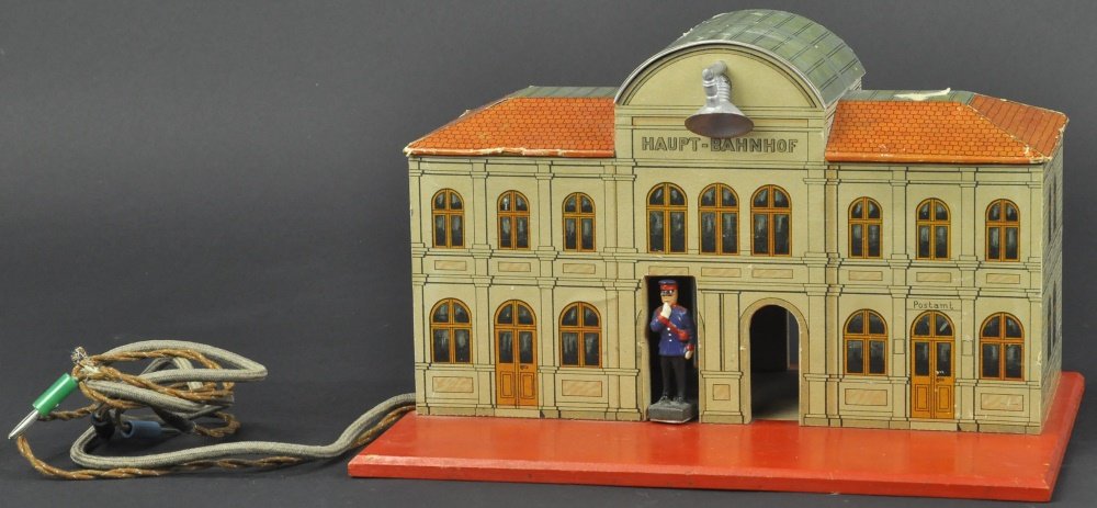 WOODEN BAHNHOF STATION (1 of 3)