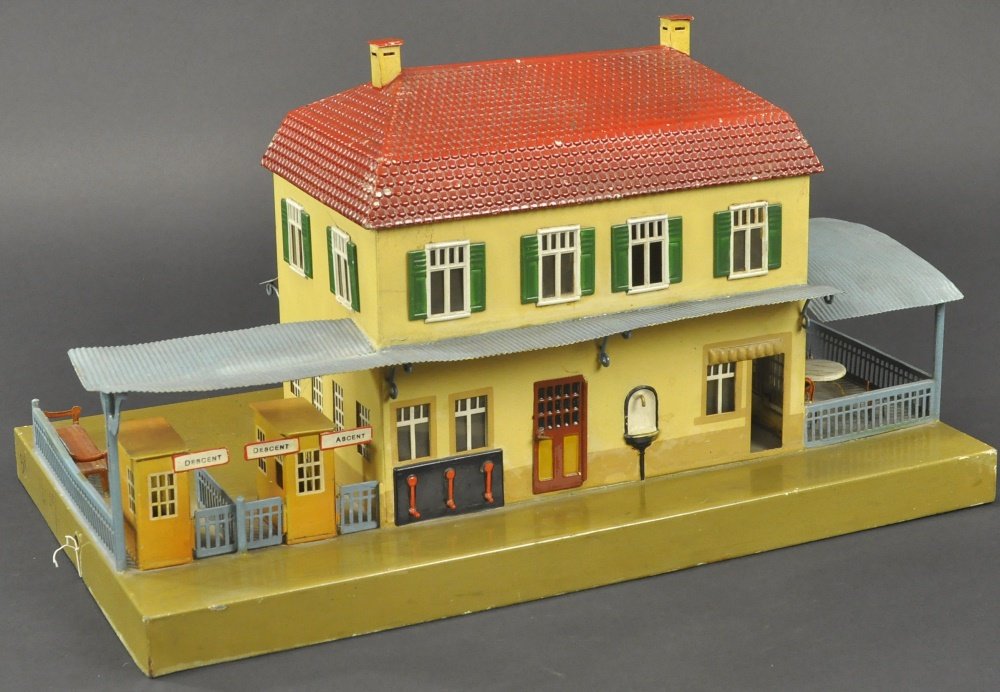 MARKLIN FRENCH COUNTRY STATION (1 of 2)