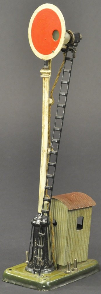 MARKLIN SIGNAL SHED w/LIGHT (1 of 2)