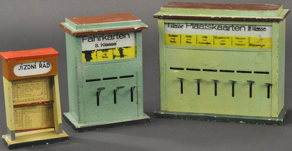 LOT OF THREE KIBRI ACCESSORIES (1 of 2)