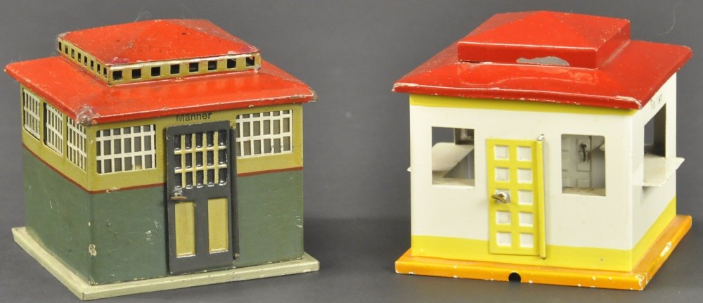 MARKLIN BATHROOM BUFFET STANDS (1 of 2)