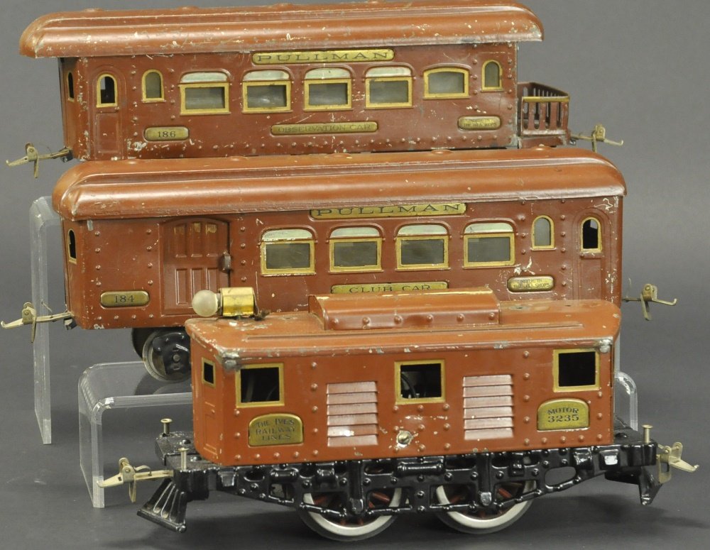 NO. 3235 IVES BROWN SET: Ives No. 3235 locomotive, together with #184 Pullman and #186 Observation cars. Loco 10" l.