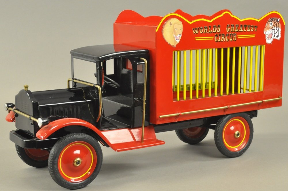 KEYSTONE CUSTOM CIRCUS TRUCK (1 of 2)