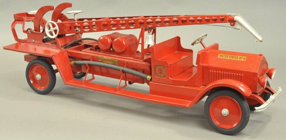 STURDITOY "AMERICAN LAFRANCE" WATER TOWER TRUCK (1 of 2)