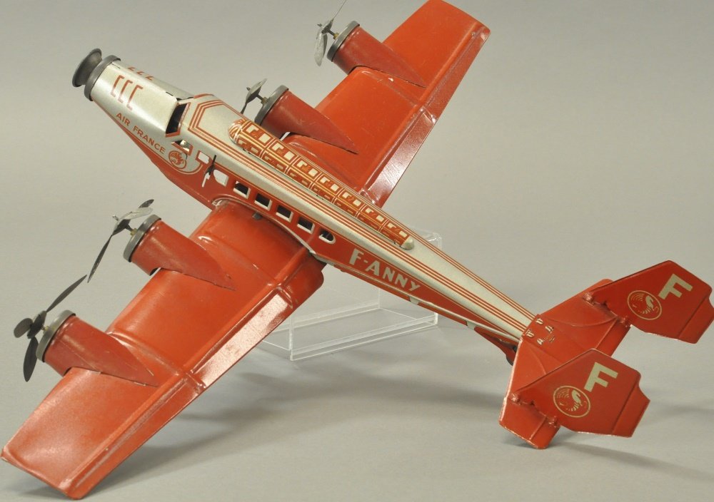 FRENCH PASSENGER AIRPLANE (1 of 2)