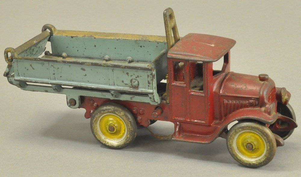 KENTON DUMP TRUCK (1 of 3)