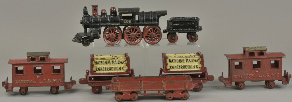 KENTON ORE CARS FLOOR TRAIN SET (1 of 2)