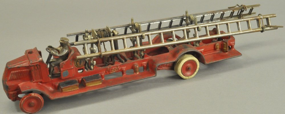 ARCADE MACK LADDER TRUCK (1 of 2)