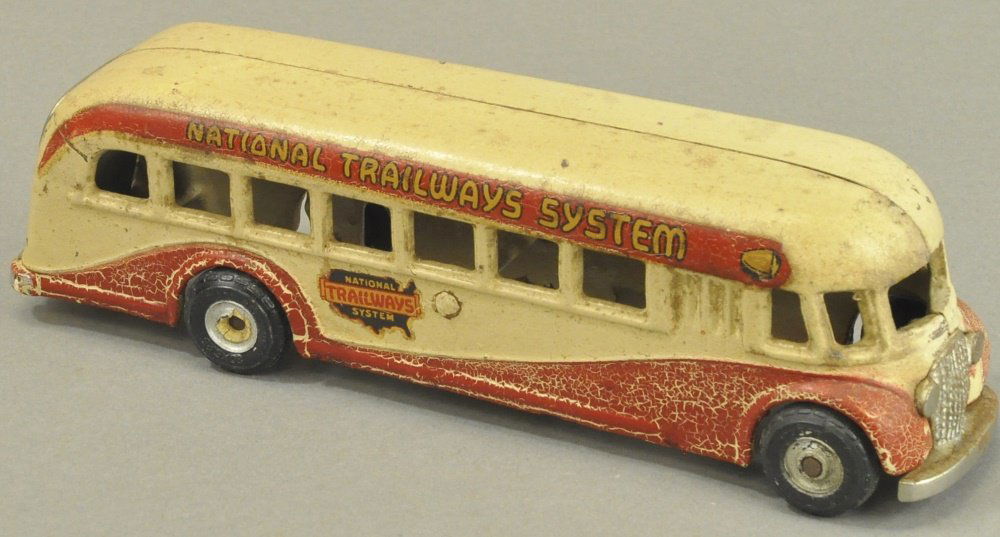 ARCADE NATIONAL TRAILWAYS BUS (1 of 3)