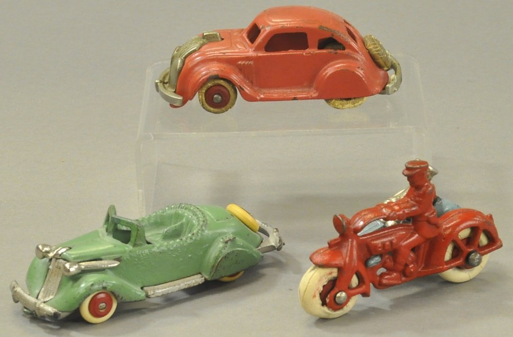 THREE HUBLEY TRANSPORATION TOYS (1 of 2)
