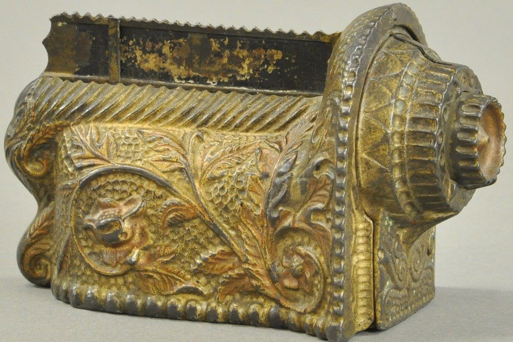 GEM REGISTERING MECHANICAL BANK (1 of 2)