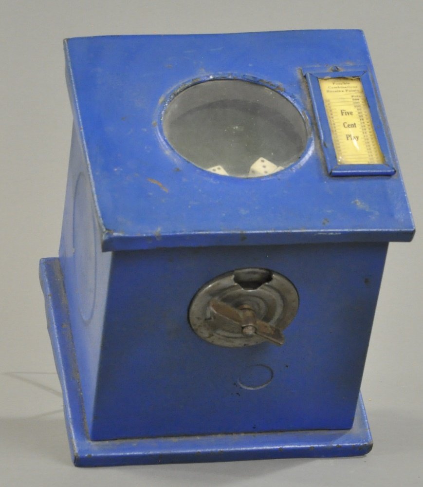 COUNTER TOP DICE GAME (1 of 2)