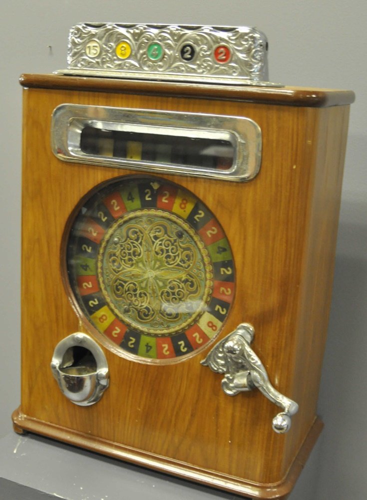 ROULETTE WHEEL SLOT MACHINE (1 of 3)