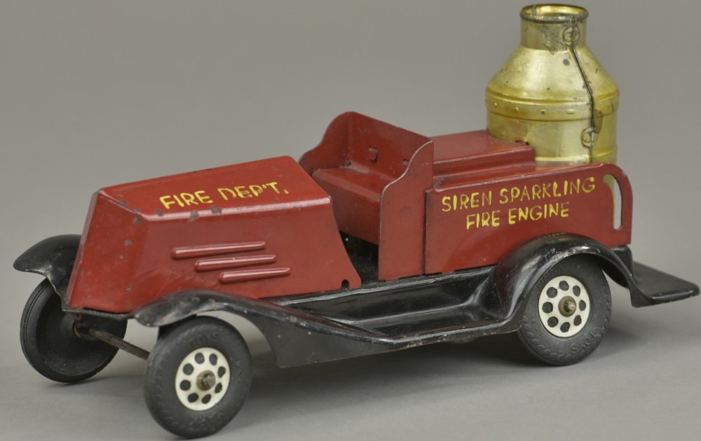 MARX SIREN FIRE ENGINE (1 of 2)