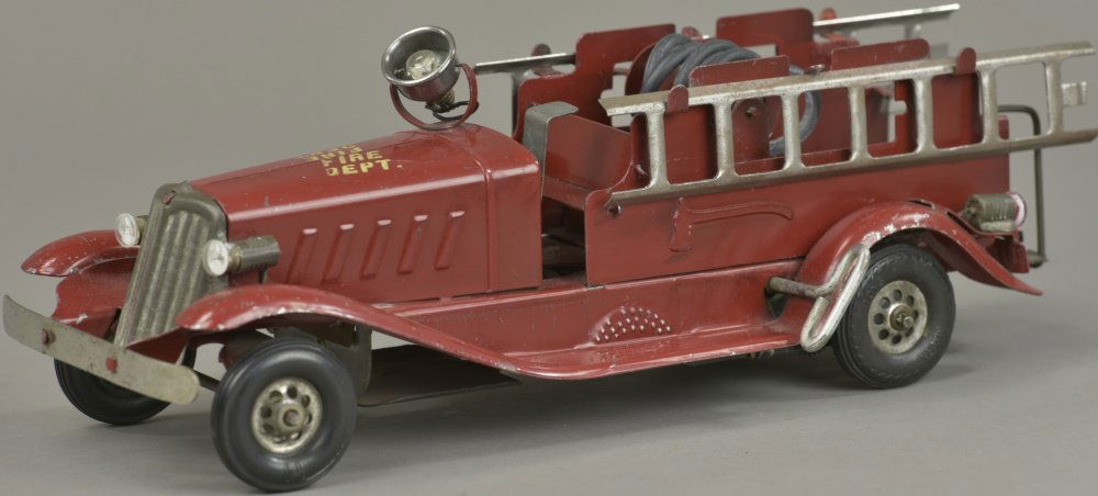MARX "FIRE DEPT." TRUCK (1 of 2)