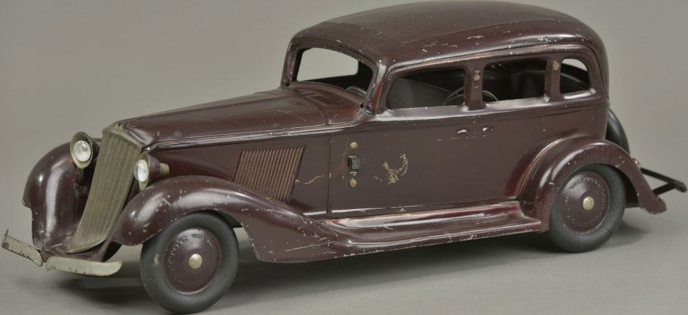 COR-COR GRAHAM SEDAN (1 of 2)