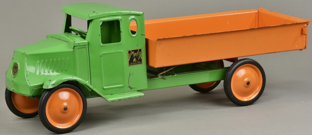 STEELCRAFT MACK JR. DUMP TRUCK (1 of 2)