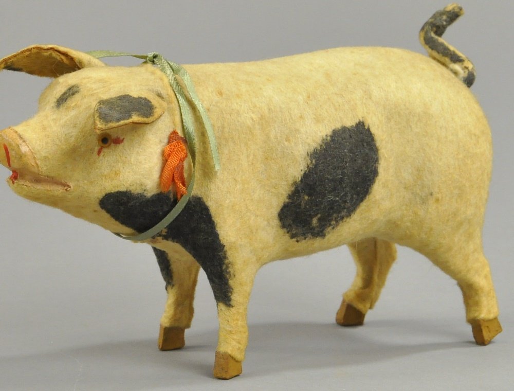 EXPRESSIVE MUSICAL PIG (1 of 2)